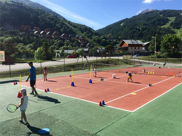 Tennis - A.Pernet /valloire Tourisme