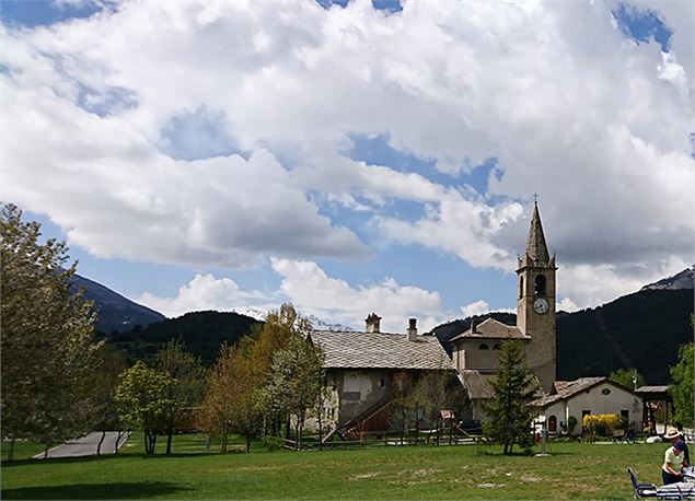 Vue estivale de l'Eglise Notre Dame de l'Assomption à Val Cenis-Bramans - Jean-François Durand