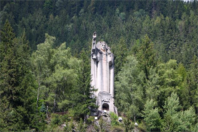 Statue du Christ Roi - Célia Margerard - OT Vallée de Chamonix