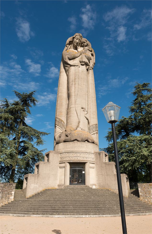 Statue de la Madone - Grand Angle