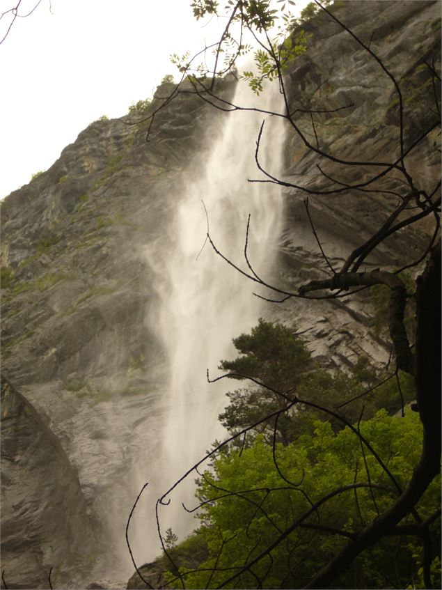 cascade d'Arpenaz - Sallanches Tourisme