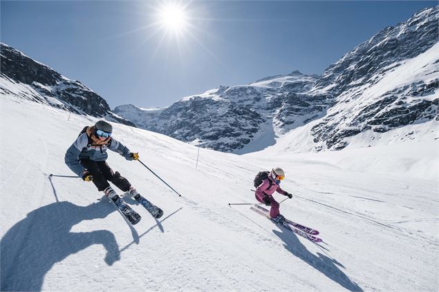 Skieurs sur les pistes de Bonneval sur Arc - Alicia Magnenot