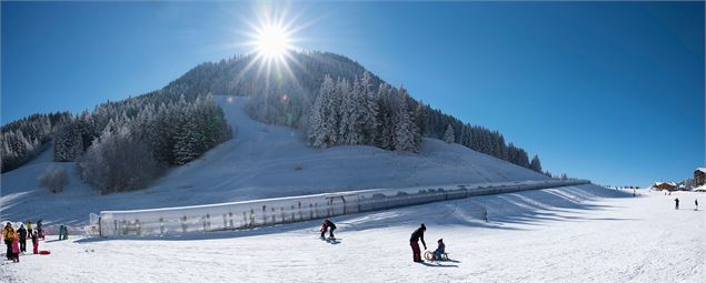 Piste de ski débutants et tapis roulant couvert - Yvan Tisseyre / OT Vallée d'Aulps