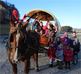 Arrivée du Père Noël à Bellevaux - Comité des Fêtes de Bellevaux