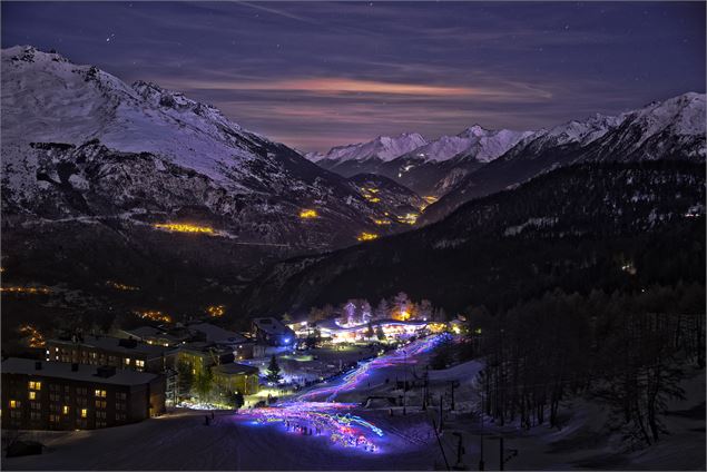 Les descentes aux Flambeaux de l'ESF_Les Karellis - Olivier Oberling