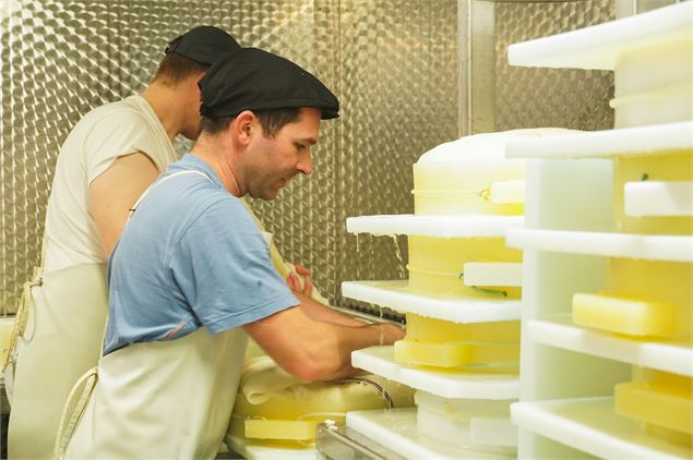 Fabrication du fromage - Manon Servoz