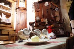Atelier de fabrication du beurre à l'ancienne à l'Arche d'Oé-Aussois - S.Moreau