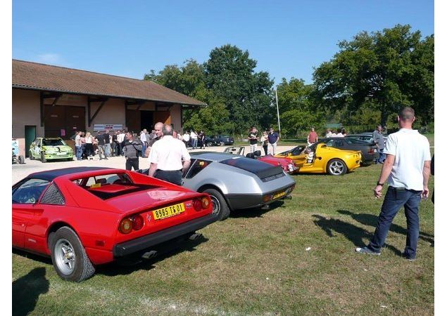 Rassemblement véhicule anciens - Boz auto sport