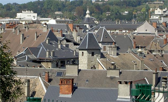 Les toits de la vieille ville - F.Juttet