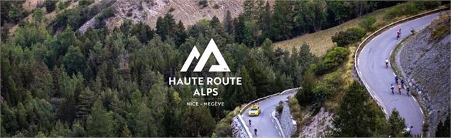 Haute Route Alpes : passage de la course cycliste 