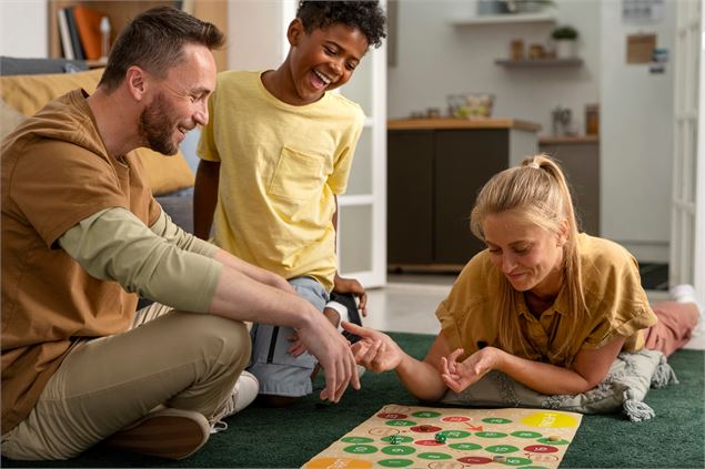 Soirée jeux en famille_Saint-Genix-les-Villages - Freepick