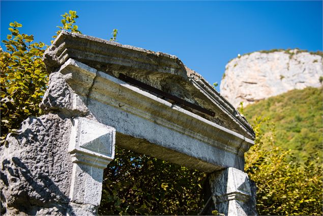 Visite guidée : 2500 ans d'histoire racontés par l'archéologie_Faverges-Seythenex - Peignée vertical