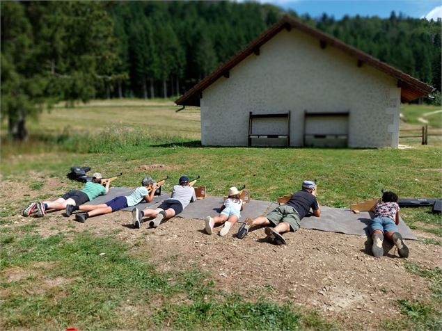 Initiation biathlon à la carabine laser_Plateau d'Hauteville - HBA