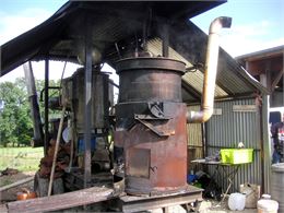 Distillation de plantes en alambic