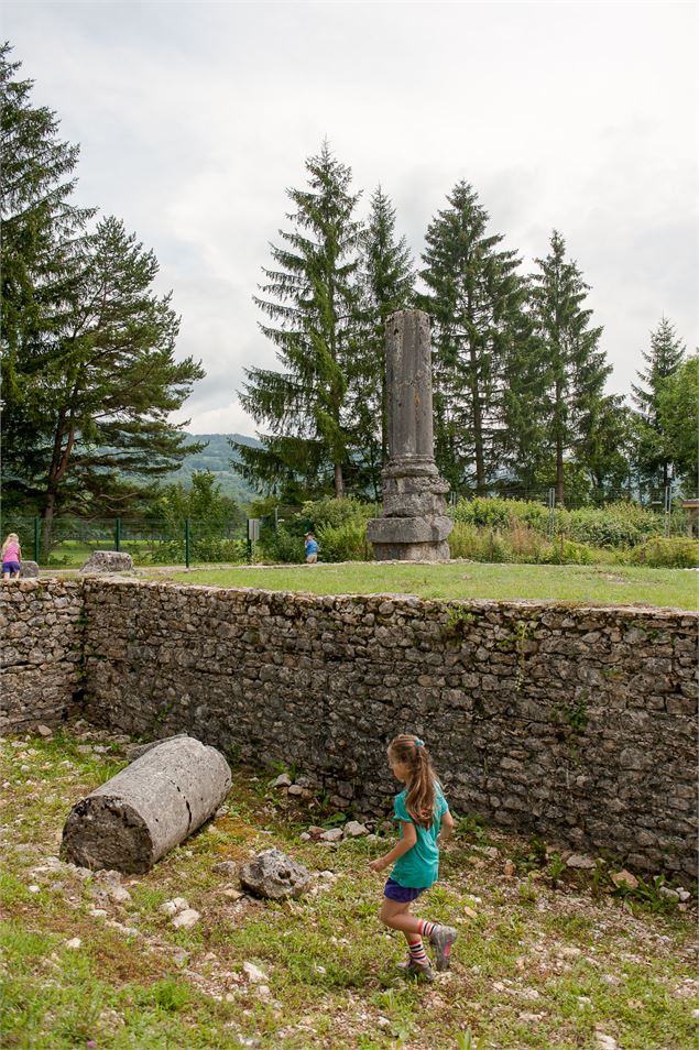 Instants visites - Temple d'Izernore_Izernore - HautBugeyTourisme©2014_MarcChatelain