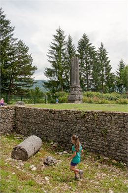 Instants visites - Temple d'Izernore_Izernore - HautBugeyTourisme©2014_MarcChatelain