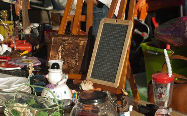 VIDE GRENIER TIRELIRE DES ST ALBAMBINS_Saint-Alban-de-Montbel