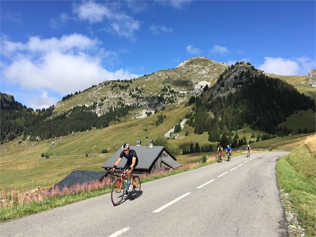 Montée du Col de la ramaz - Praz de Lys Sommand Tourisme