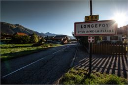 Longefoy : entrée du village - A.Abondance