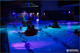 Pool party à la piscine - soirée