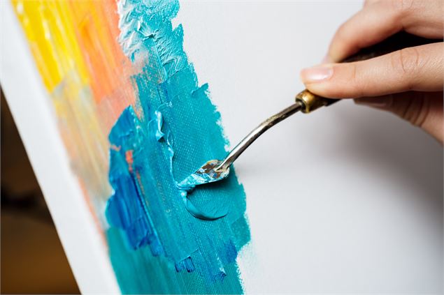 Stage de peinture abstraite_Saint-Colomban-des-Villards - Cooki Studio pour Freepik