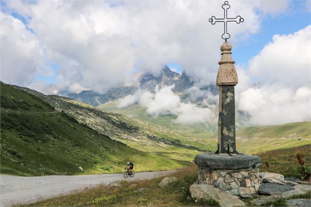 Cycliste au Col de la Croix de Fer - OT SSA