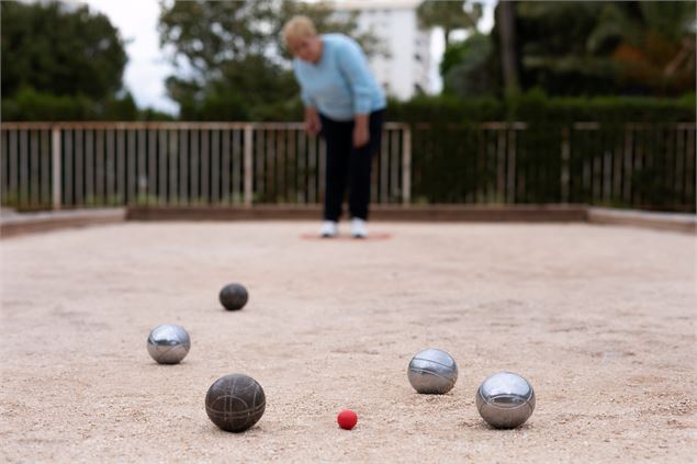 Jeux d'extérieurs seniors_Aime-la-Plagne - Freepik