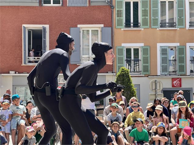 Spectacle aux berges - Spectacle Service Ultra Secret_Praz-sur-Arly
