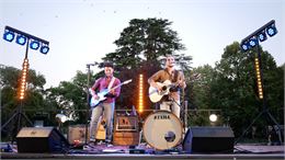 Concert au pied de ville - Kindred_Samoëns - Lucas Mege