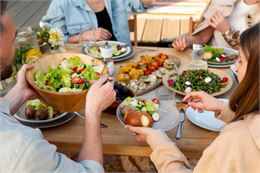 Repas partagé - Image de Freepik