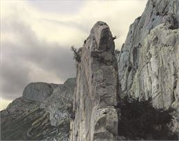 Visuel exposition "Regards croisés", photographie de rochers - Beatrix Von Conta