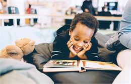 Semaine Famille Plus - Animations lecture et jeux dès 7 ans - Unsplash