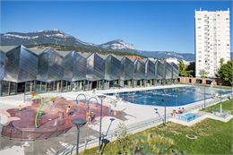Piscine aqualudique du stade - Louis Garnier Photography/GCAT