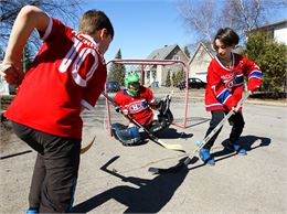 Street Hockey : L’énergie du hockey… en plein air !_Morzine