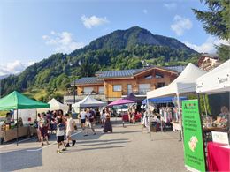 Photo du marché artisanal été 2024 - OT Flumet/St Nicolas