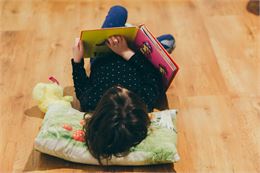 Lecture enfant - Freepik