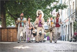 Concert Fanfare SopaLoca - Spectacle Est Dans La Rue_La Toussuire - Auguste et Leopold