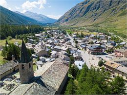 Le village de Bessans et son clocher - D.Cuvelier - OTHMV