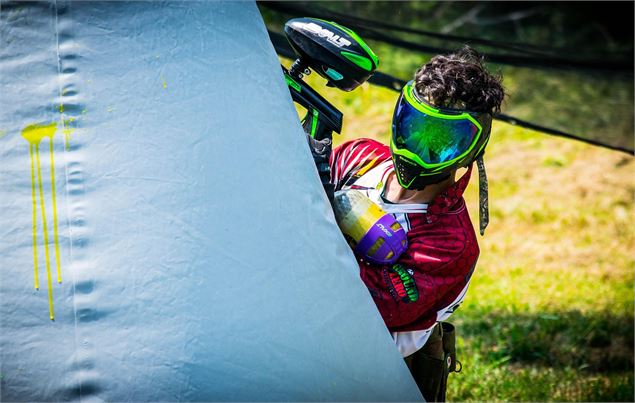 Homme pratiquant du paintball - Pixabay