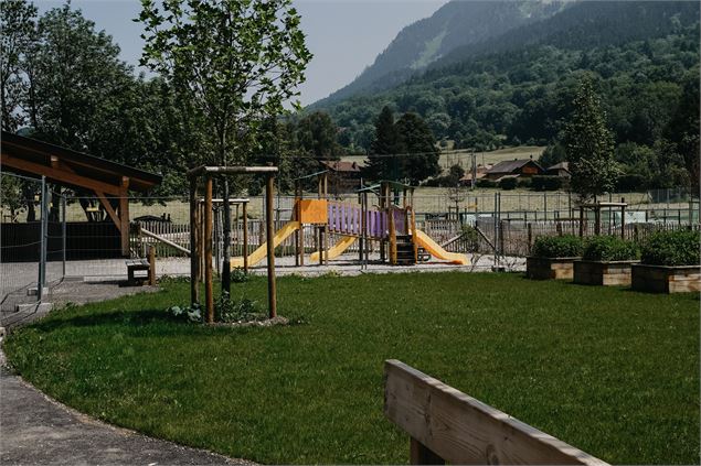 Végétalisation de la cour l'école de Thollon-les-Mémises - CCPEVA - PAH