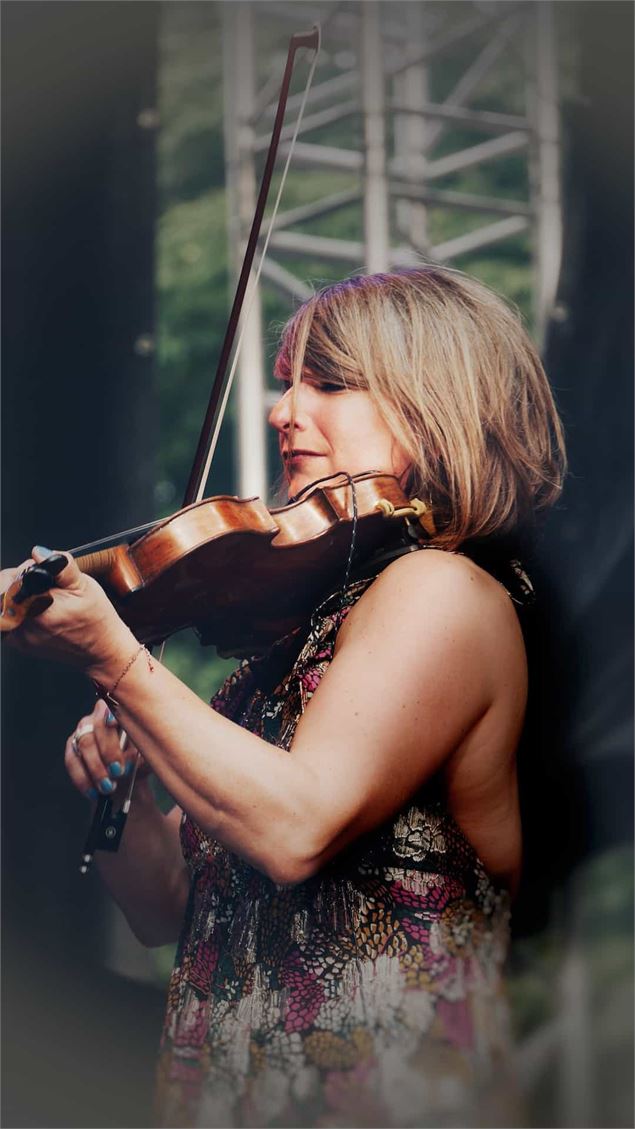 Aurore Voilqué - https://aurorevoilque.com/biographie/