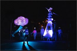 Spectacle lumineux et nocturne "Tornade"_La Chambre - Aurélie TIERCIN