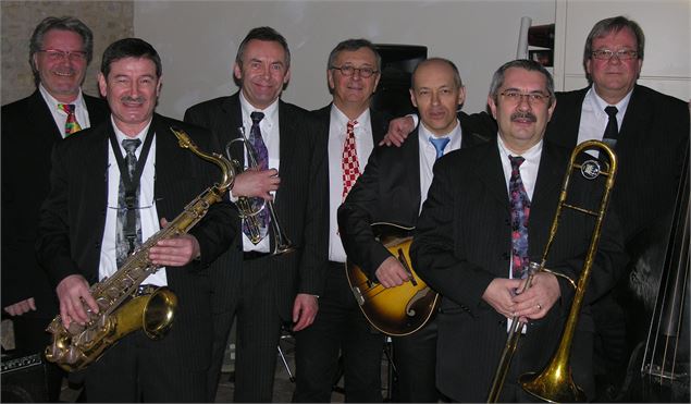 Burgundy Swing - Burgundy Swing