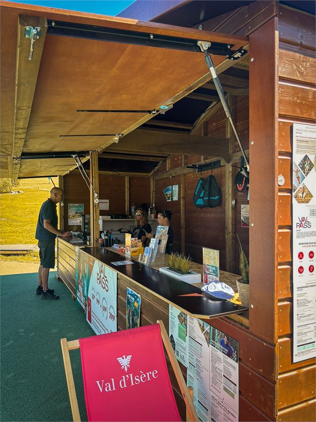 Chalet d'accueil du Parc des Sports du Centre - Val d'Isère Tourisme
