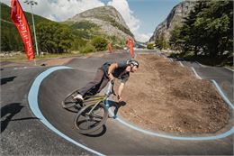 BMX à la Pumptrack - Val d'Isère Tourisme