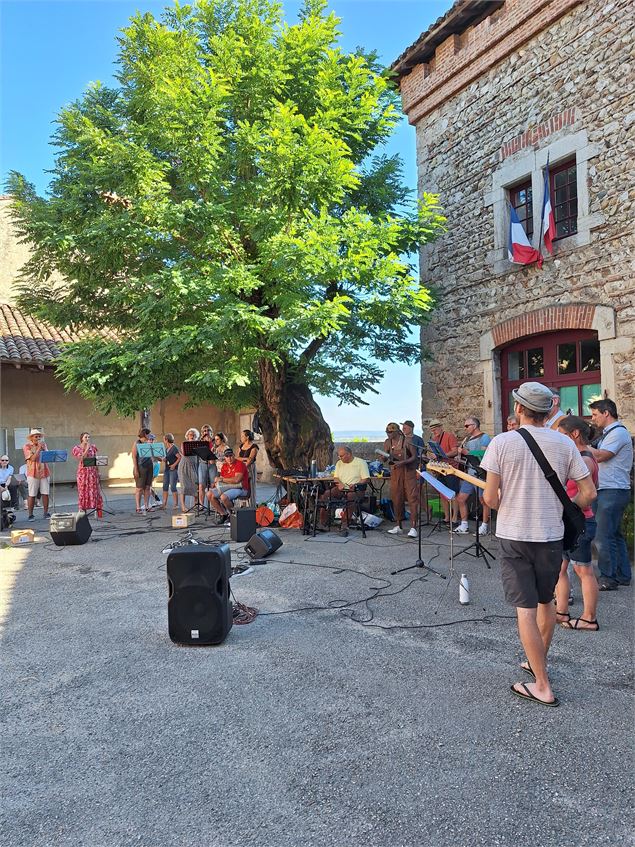Bulle musique de l'Atelier FICA - Flâneries à Pérouges - CCPA