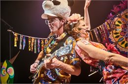 Arts de rue : Bal / Concert Jeune Public_Chambéry - Baluchon & Zizanie 2025