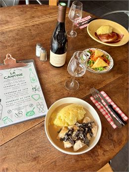 La cantine du vendredi_Valserhône - Mégane Martz