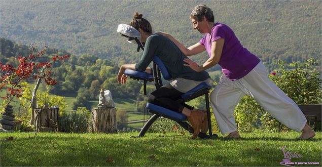 Massage assis dos - Pierre Borasci
