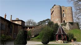 cour du château du Montellier - Virginie Buguet